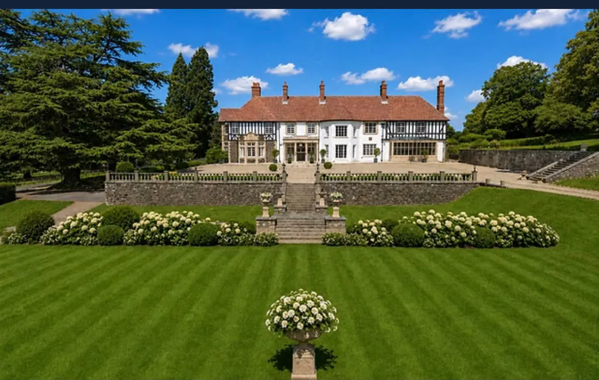 House and formal garden — UK project